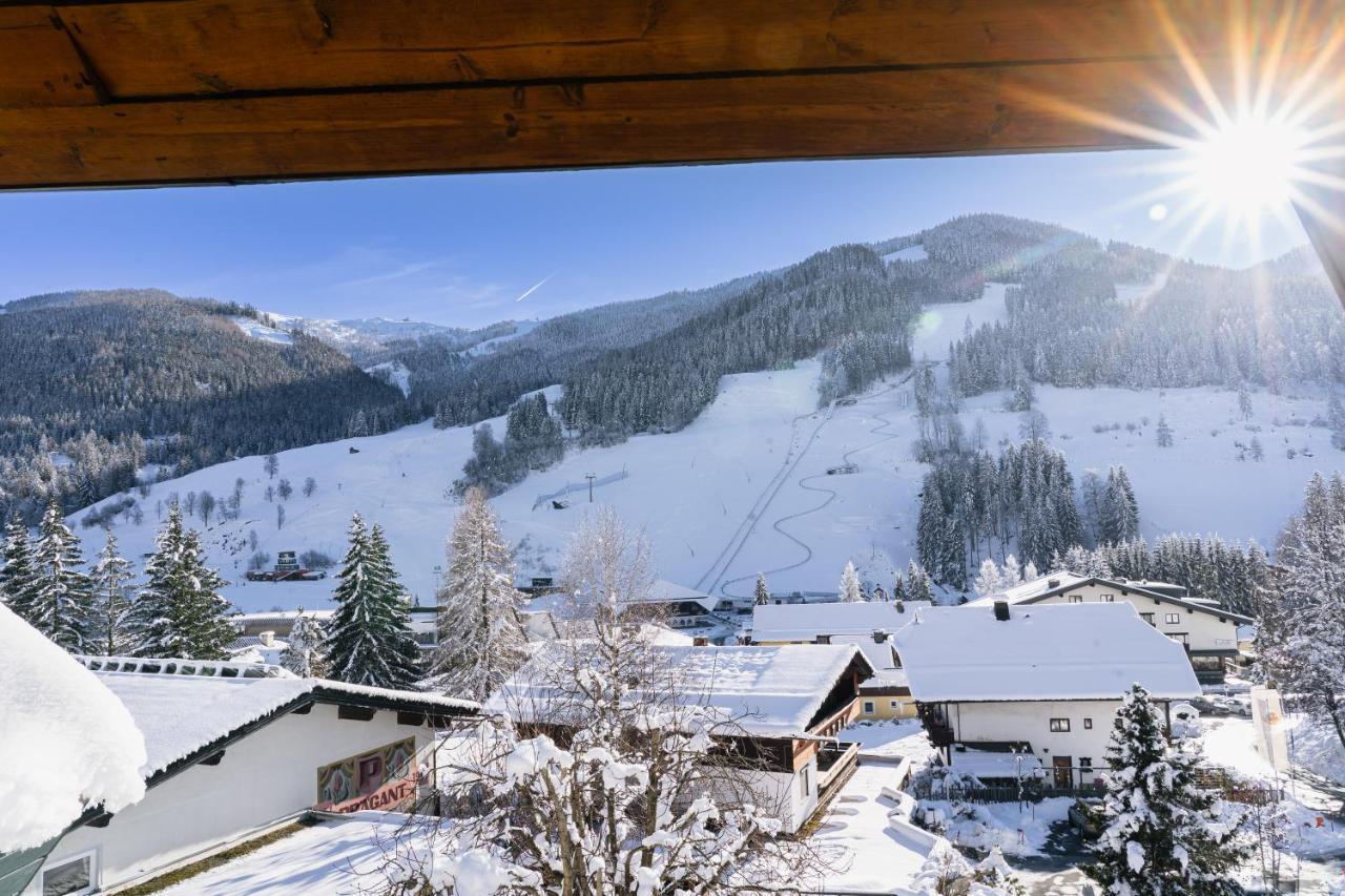 Das Landhaus Apartments Praegant Bad Kleinkirchheim Esterno foto